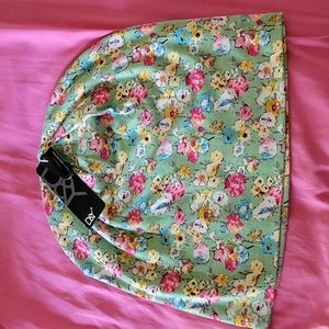 NWT! Floral D&Y Beanie